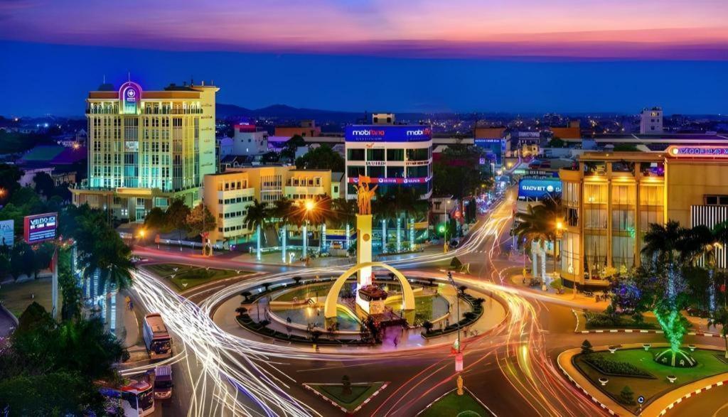 Lucky Star Hotel Buon Ma Thuot Exterior foto
